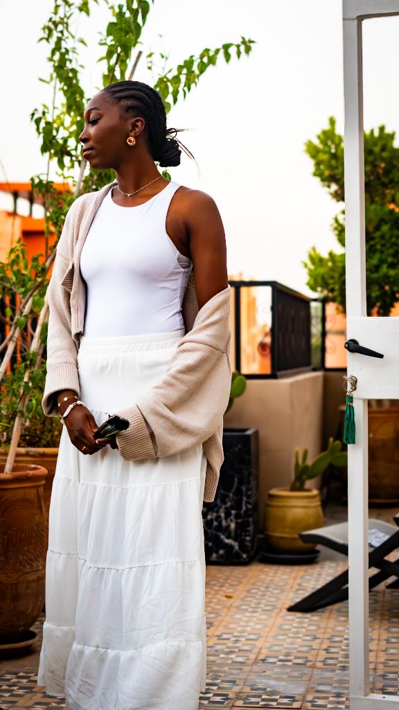 Marrakech Vibe — terrasse, tenue blanche