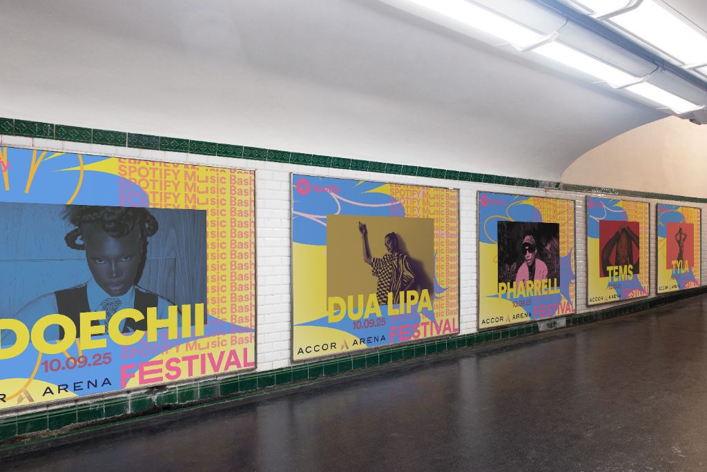 Spotify — couloir métro affiches artistes